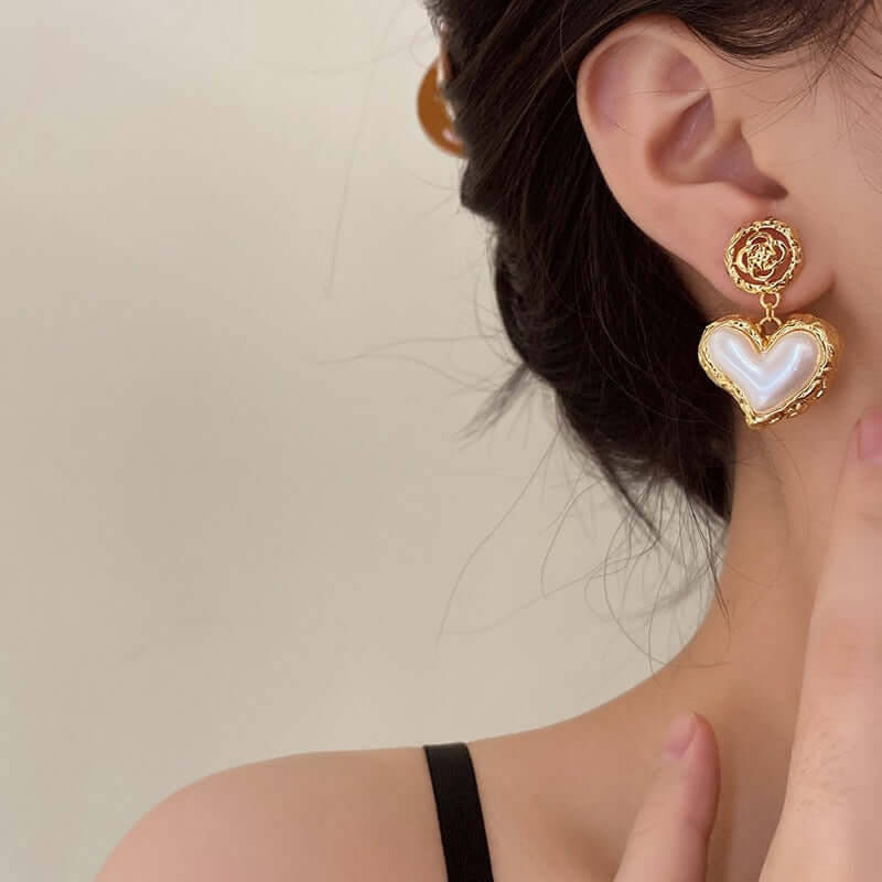 Design high-end and caring earrings for women with Xia Xiaozhong temperament and spicy girl accessories. Fashion ear accessories - Moze