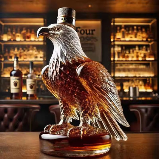 Small Eagle - shaped Whiskey Decanter. Ideal for Dad or Husband. Exquisite Glass Bottle, Perfect for Holiday Home Decor - Moze