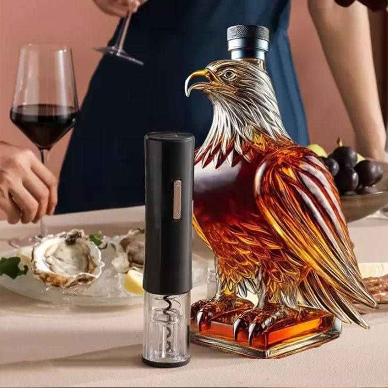 Small Eagle - shaped Whiskey Decanter. Ideal for Dad or Husband. Exquisite Glass Bottle, Perfect for Holiday Home Decor - Moze