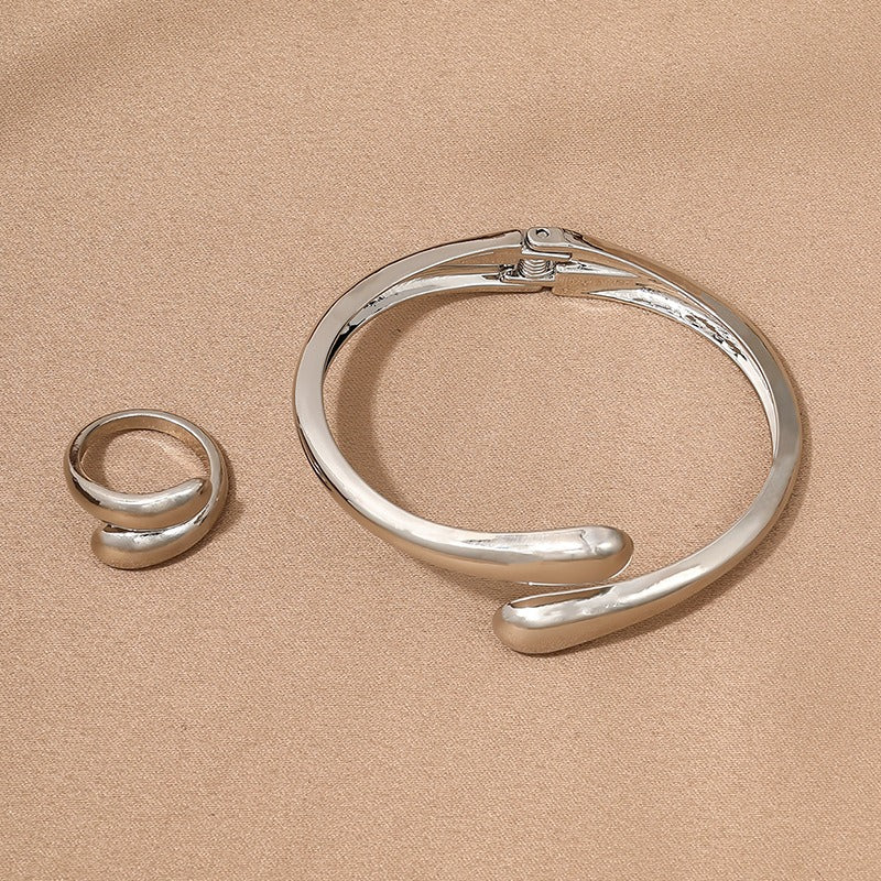 Simple heavy metal temperament geometric circular smooth surface women's collar bracelet ring jewelry - Moze