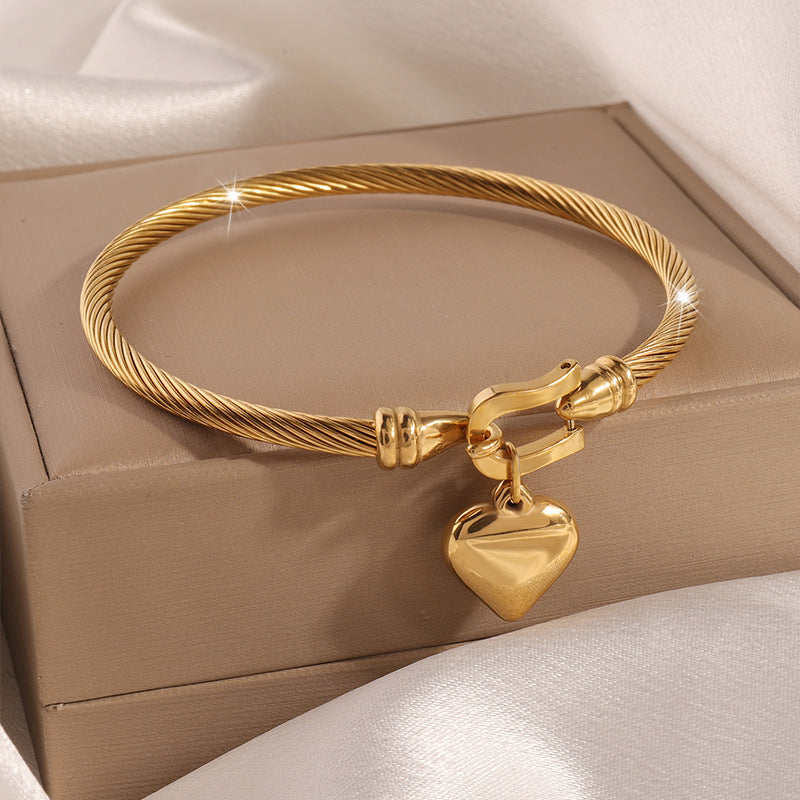 Titan Steel Bracelet Elegant Horsehoof Hook Heart Charm Bangle Non-Tarnish Electroplated Stainless Steel Jewelry - Moze