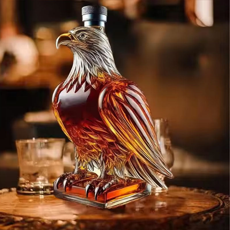 Small Eagle - shaped Whiskey Decanter. Ideal for Dad or Husband. Exquisite Glass Bottle, Perfect for Holiday Home Decor - Moze